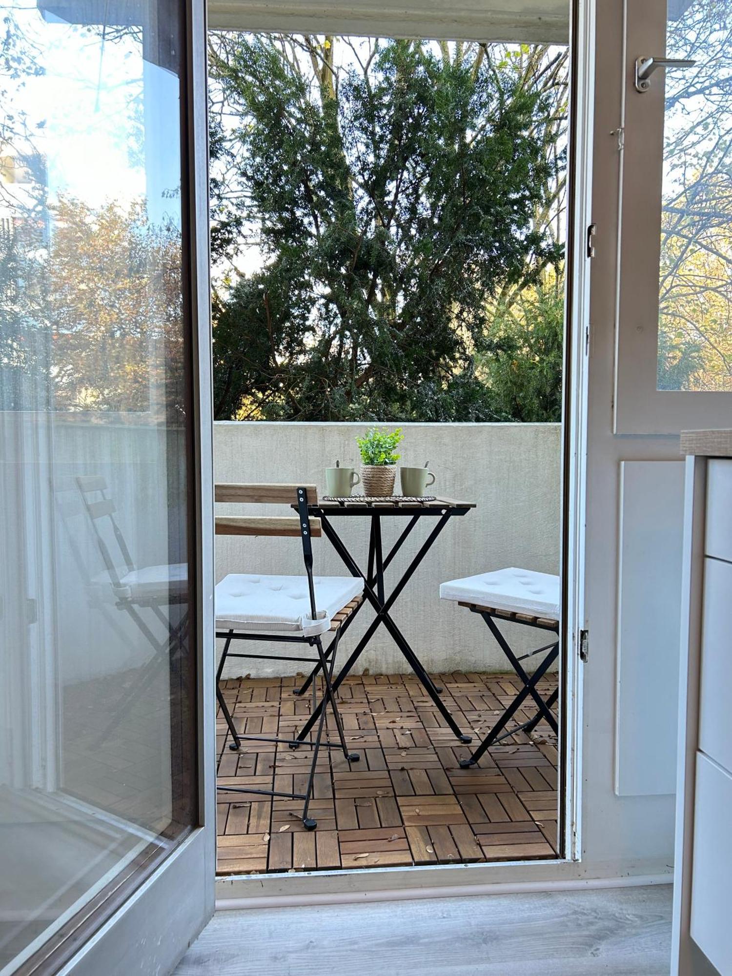 Modernes Designer-Apartment Fuer 7 Gaeste - 80Qm In Zentraler Lage, Self-Check-In Karlsruhe Esterno foto