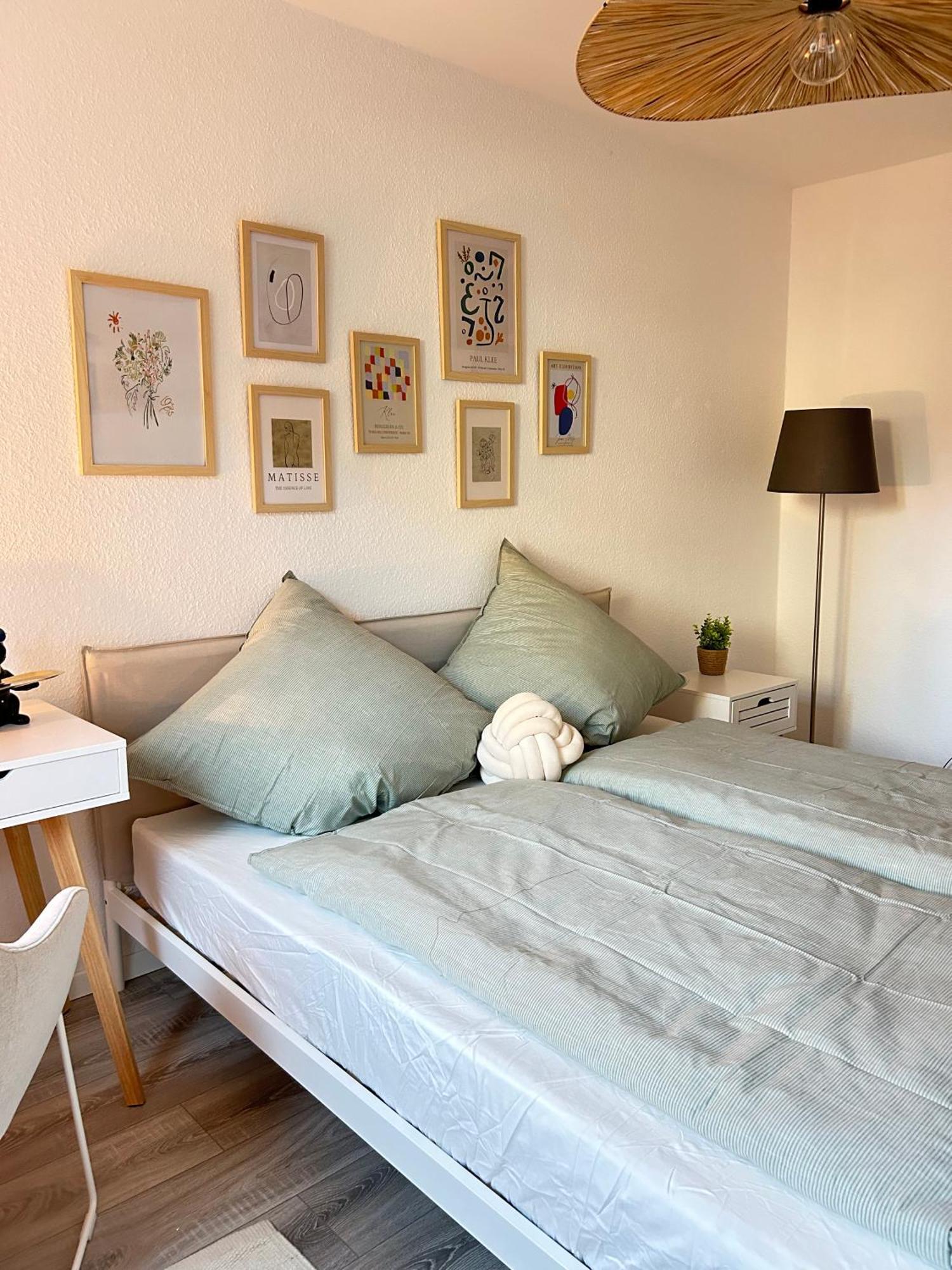 Modernes Designer-Apartment Fuer 7 Gaeste - 80Qm In Zentraler Lage, Self-Check-In Karlsruhe Esterno foto