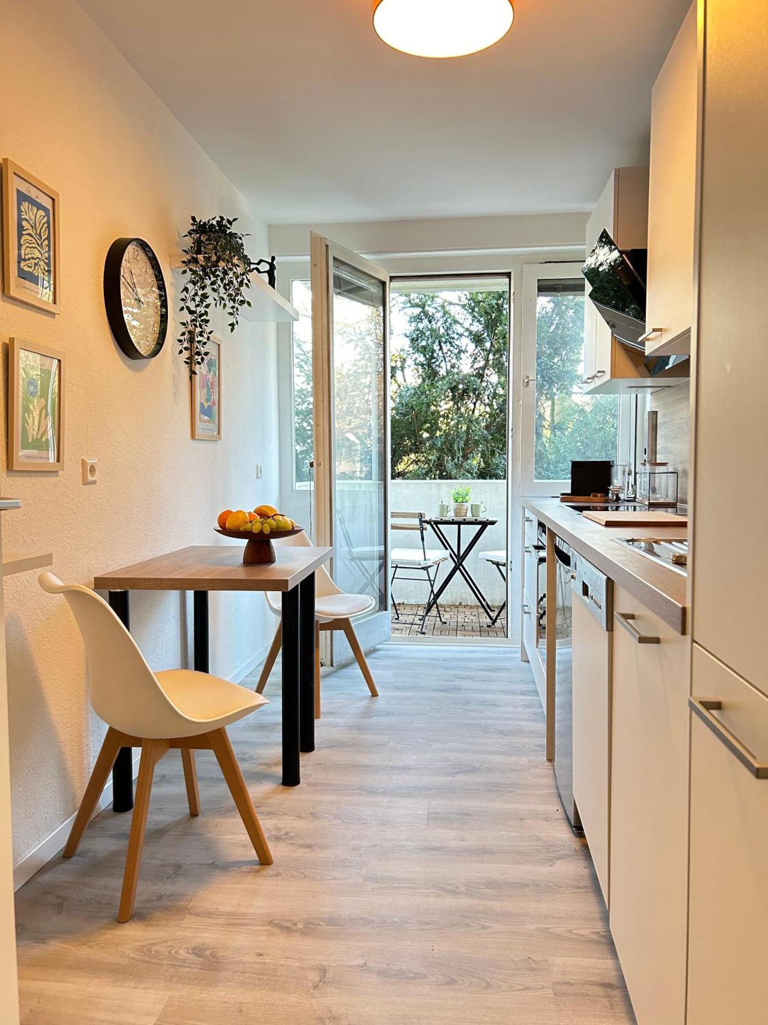Modernes Designer-Apartment Fuer 7 Gaeste - 80Qm In Zentraler Lage, Self-Check-In Karlsruhe Esterno foto