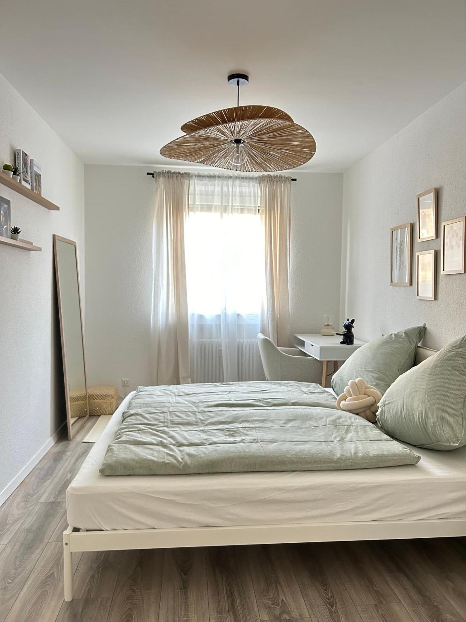 Modernes Designer-Apartment Fuer 7 Gaeste - 80Qm In Zentraler Lage, Self-Check-In Karlsruhe Esterno foto