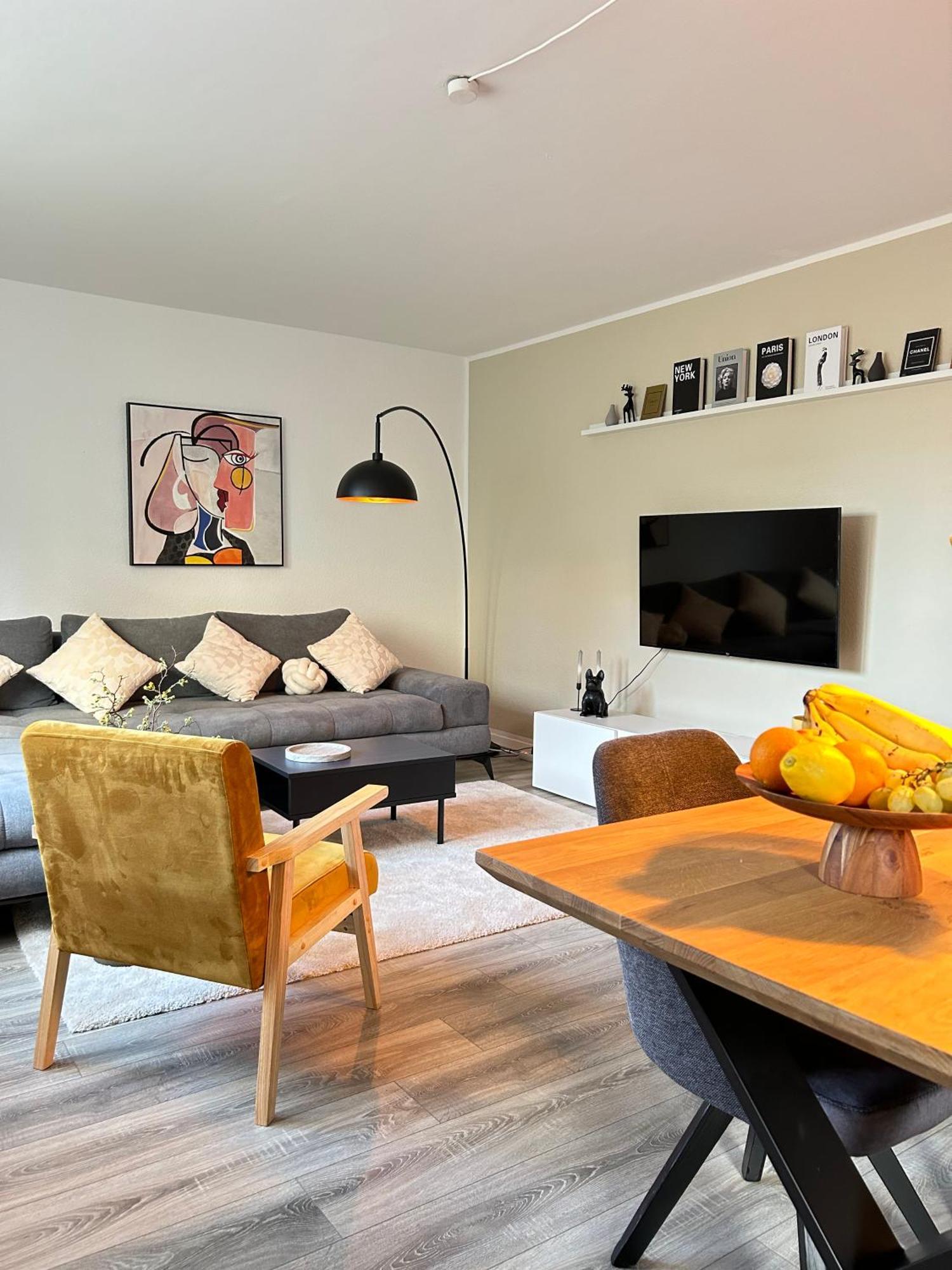 Modernes Designer-Apartment Fuer 7 Gaeste - 80Qm In Zentraler Lage, Self-Check-In Karlsruhe Esterno foto